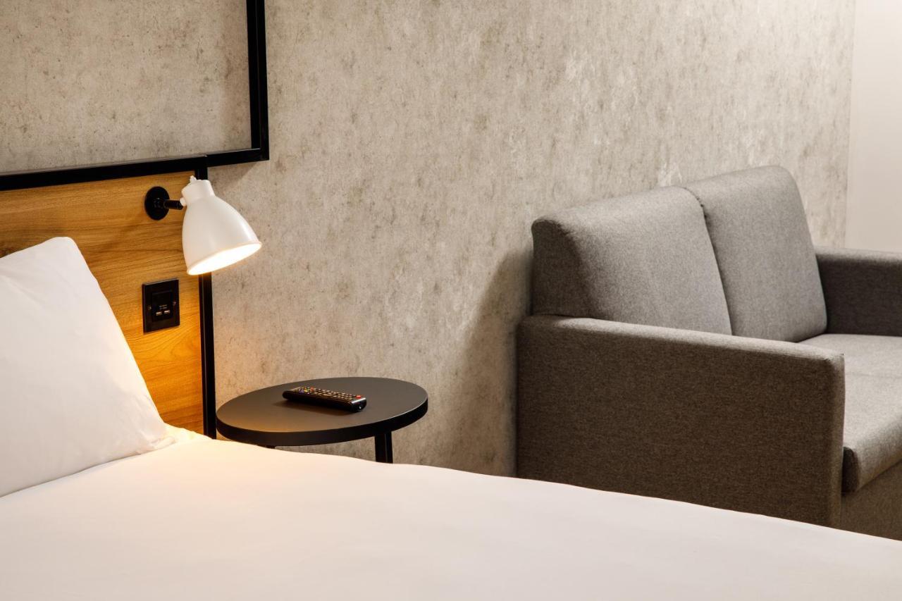 Отель Ibis London Heathrow Terminal 5 Хитроу Экстерьер фото