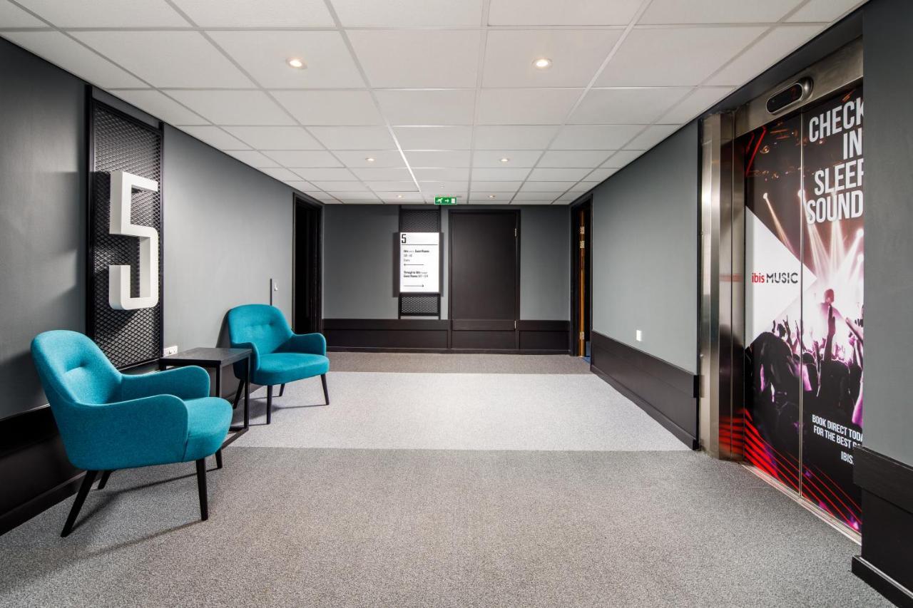 Отель Ibis London Heathrow Terminal 5 Хитроу Экстерьер фото