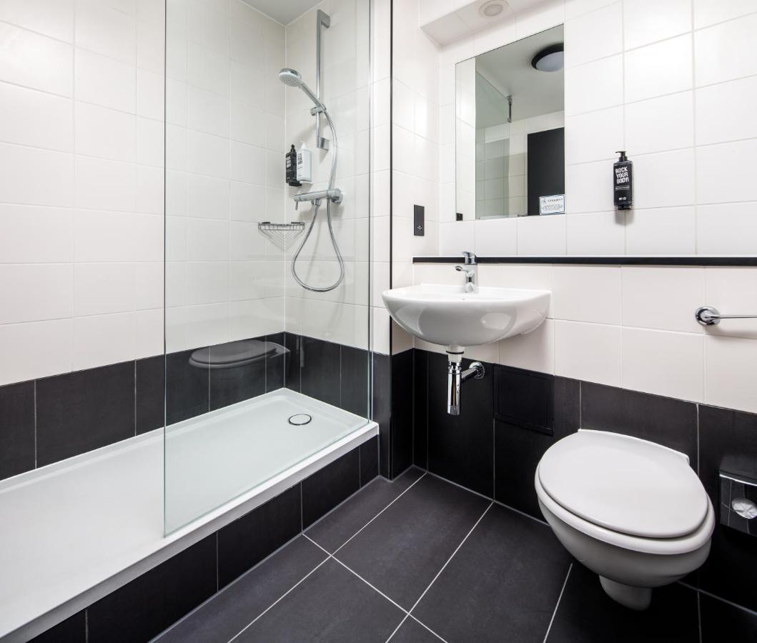 Отель Ibis London Heathrow Terminal 5 Хитроу Экстерьер фото