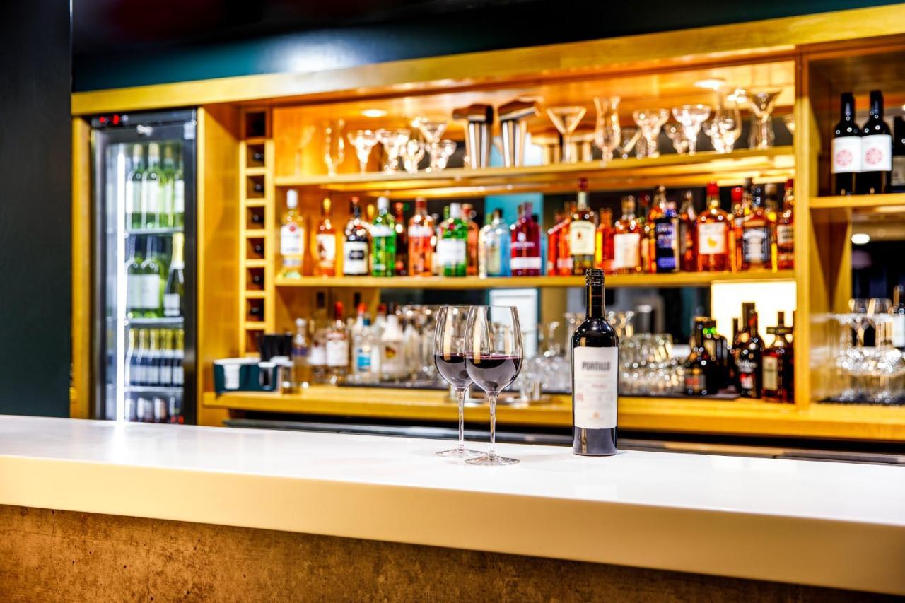 Отель Ibis London Heathrow Terminal 5 Хитроу Экстерьер фото