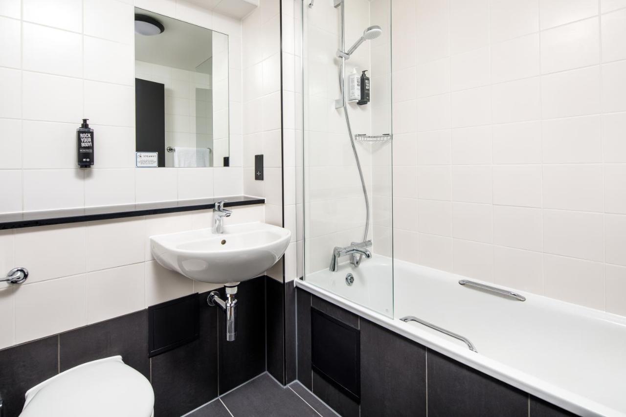 Отель Ibis London Heathrow Terminal 5 Хитроу Экстерьер фото